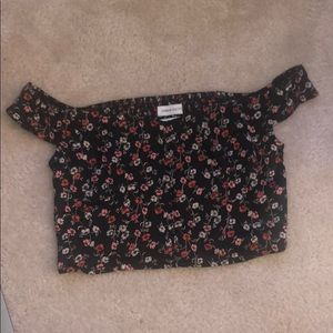Black Urban Outfitters crop top with flower design